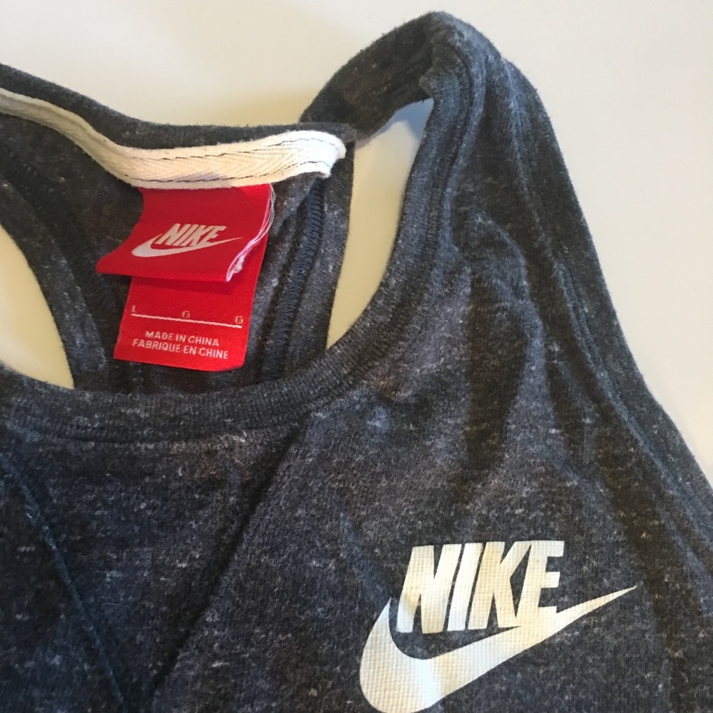 Nike Razorback Tee Shirt - Picture 2 of 3